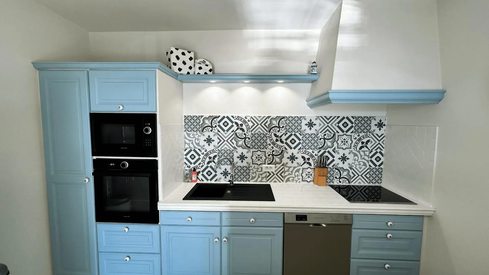 This Renovated And Air-Conditioned Apartment Grimaud