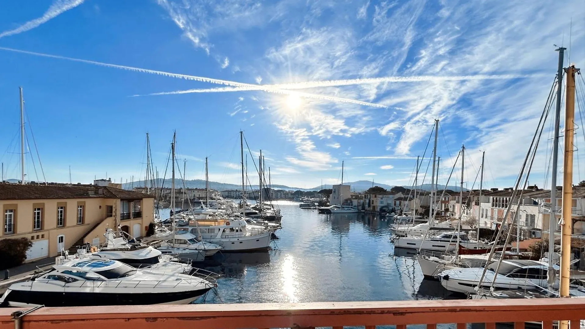 This Renovated And Air-Conditioned Apartment Grimaud