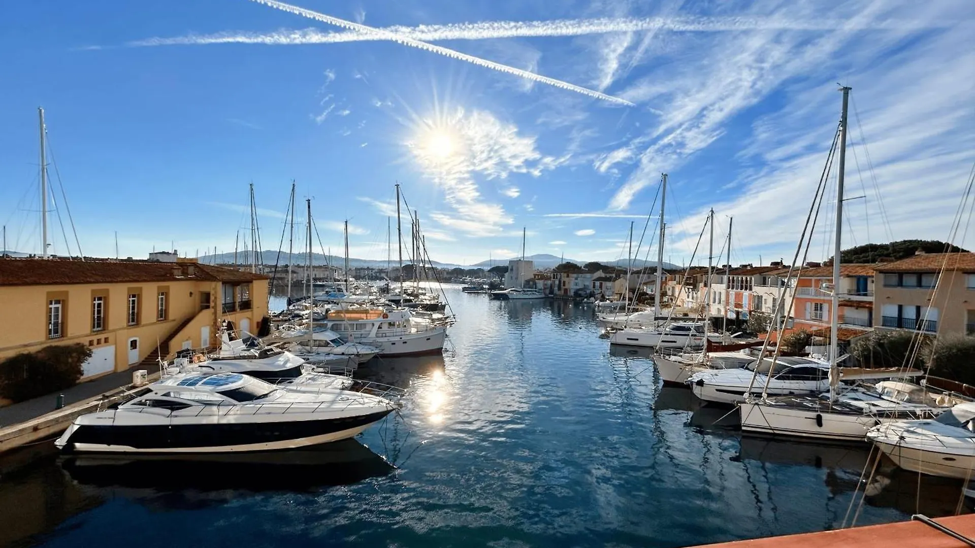This Renovated And Air-Conditioned Apartment Grimaud