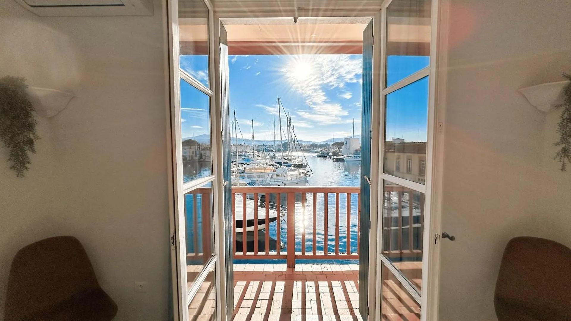 This Renovated And Air-Conditioned Apartment location